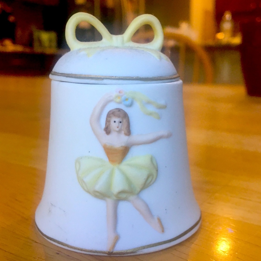 Beautiful Porcelain Jewelry Box for little girls!!
